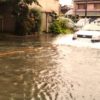 広島激甚災害！絶対に慌てないで！突然の大雨による浸水で走行中の車が止まりそう！